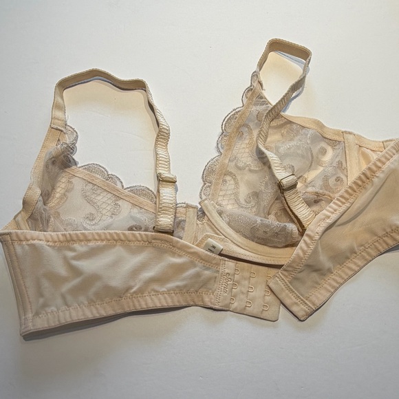 Soma | 38C Limited Edition Night Shimmer Unlined Plunge Metallic Gold Lace Bra - Picture 7 of 12